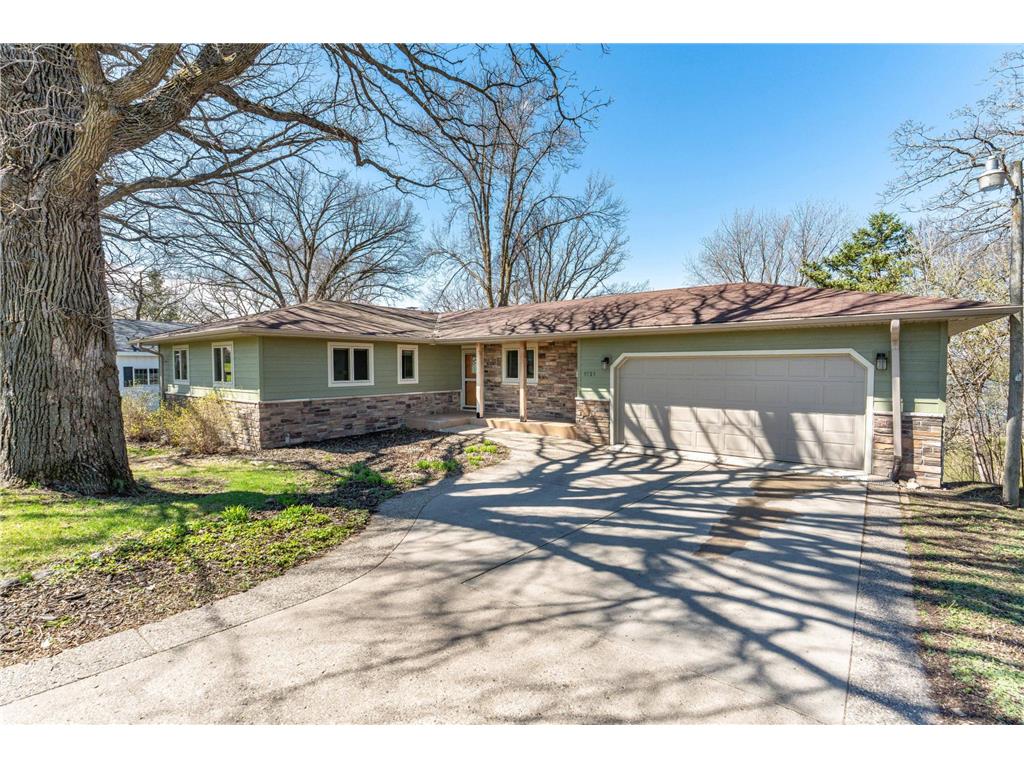 1721 Minnehuta Drive Fergus Falls MN 56537 - Hoot 7064838 image1