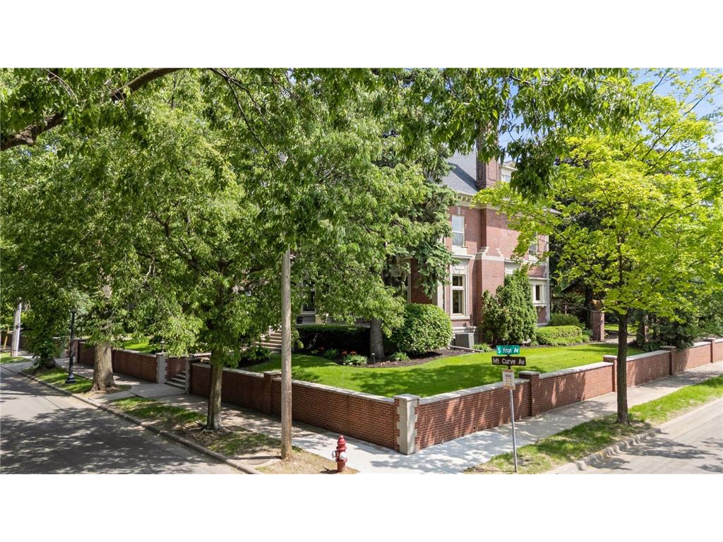 1721 Mount Curve Avenue Minneapolis MN 55403 7064564 image112