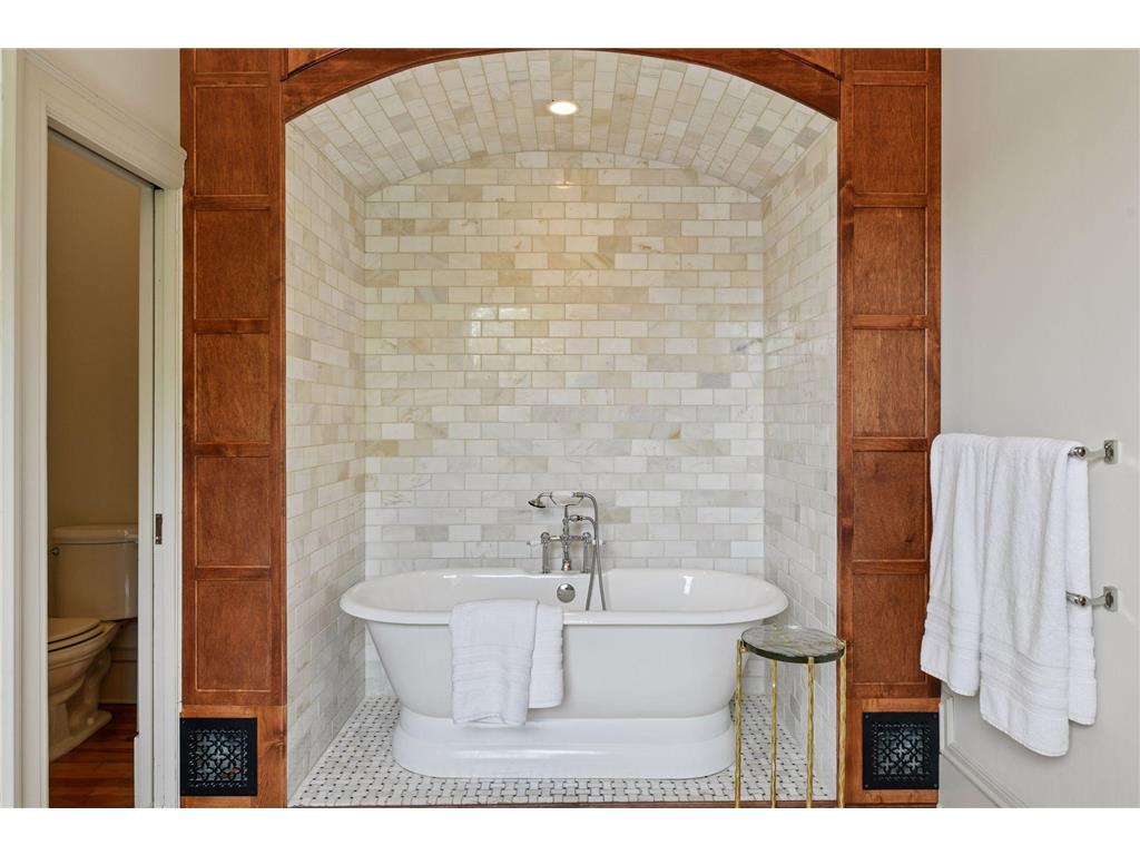 1721 Mount Curve Avenue Minneapolis MN 55403 7064564 image56