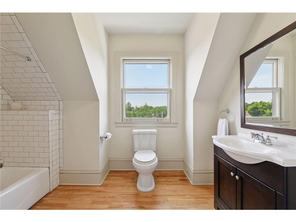 1721 Mount Curve Avenue Minneapolis MN 55403 7064564 image79