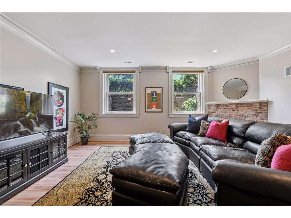 1721 Mount Curve Avenue Minneapolis MN 55403 7064564 image88