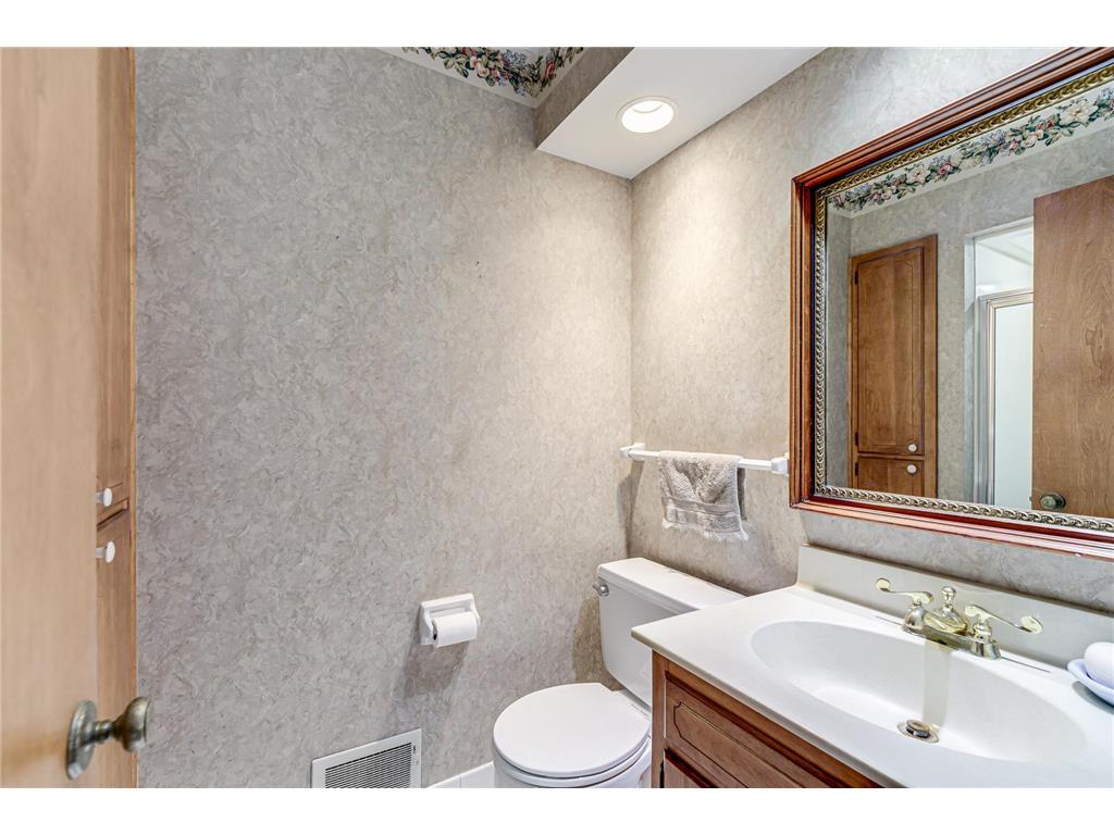 1721 Rhode Island Avenue N Golden Valley MN 55427 7069733 image37