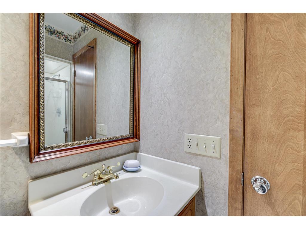 1721 Rhode Island Avenue N Golden Valley MN 55427 7069733 image39