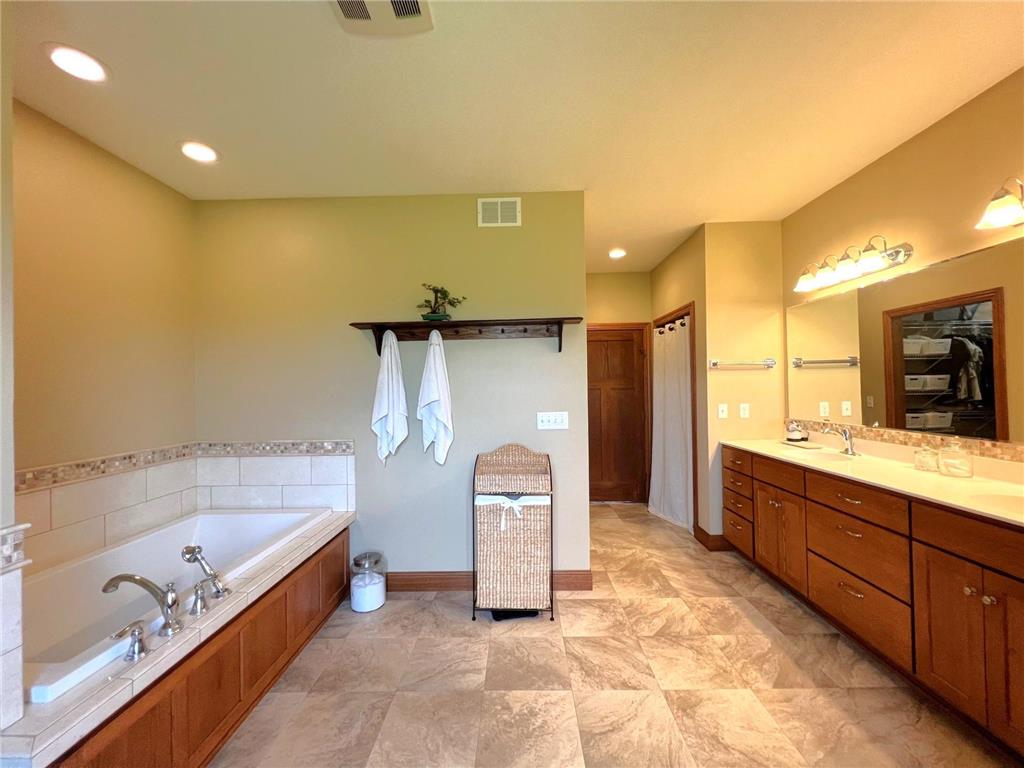 17216 County Road 5 NW New London MN 56273 - Norway 6737074 image42