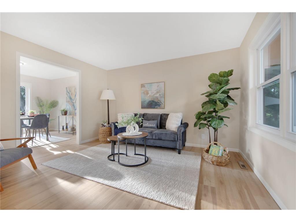 1722 Queen Avenue N Minneapolis MN 55411 6788442 image11