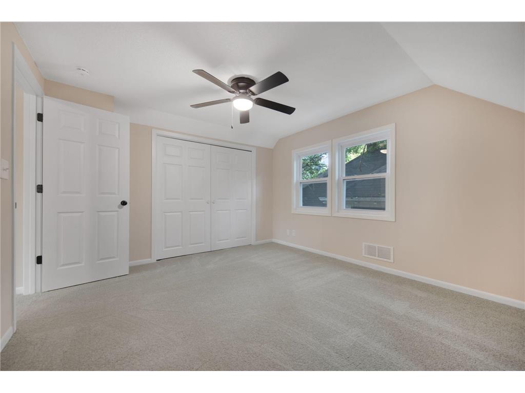 1722 Queen Avenue N Minneapolis MN 55411 6788442 image25