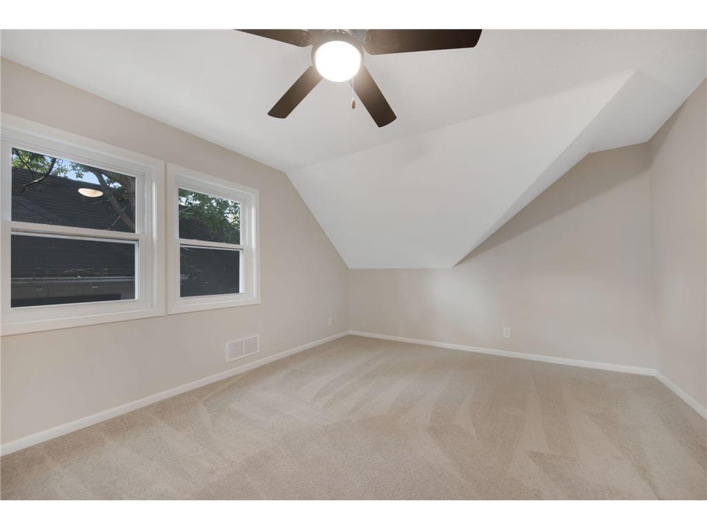 1722 Queen Avenue N Minneapolis MN 55411 6788442 image26