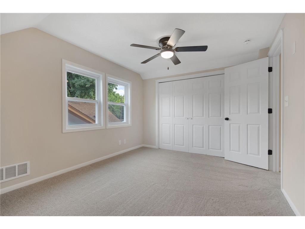 1722 Queen Avenue N Minneapolis MN 55411 6788442 image29