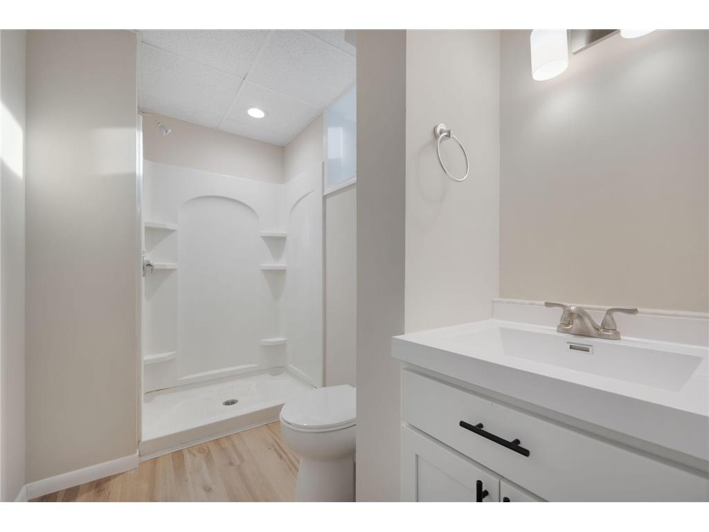 1722 Queen Avenue N Minneapolis MN 55411 6788442 image35