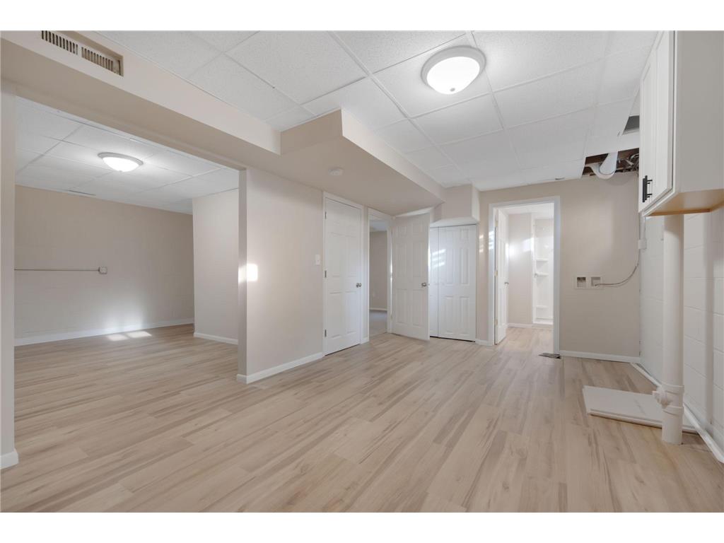 1722 Queen Avenue N Minneapolis MN 55411 6788442 image37