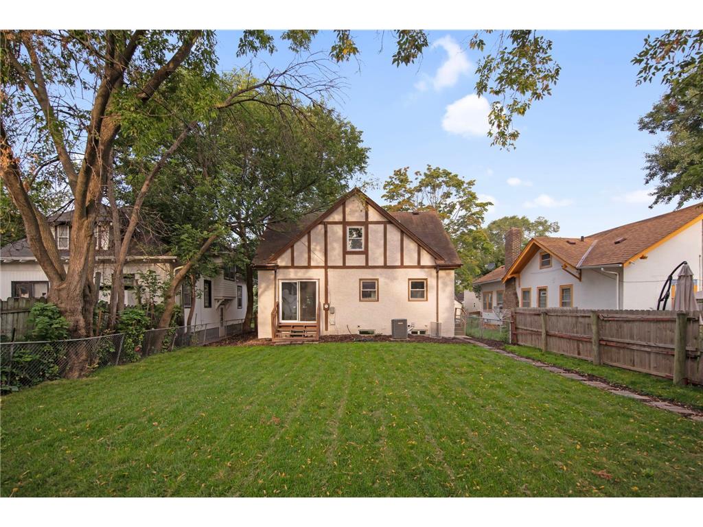 1722 Queen Avenue N Minneapolis MN 55411 6788442 image6