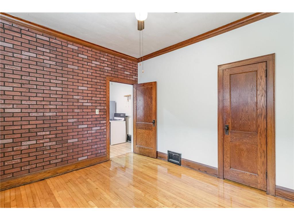 1723 3rd Avenue N Minneapolis MN 55405 6803762 image11