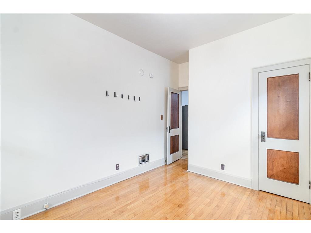 1723 3rd Avenue N Minneapolis MN 55405 6803762 image15