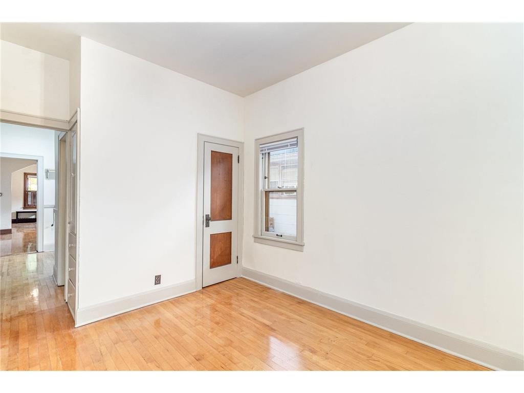 1723 3rd Avenue N Minneapolis MN 55405 6803762 image16