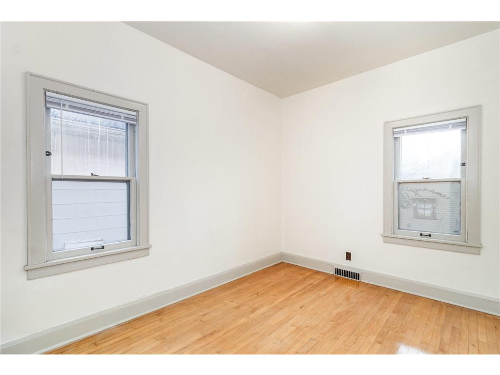 1723 3rd Avenue N Minneapolis MN 55405 6803762 image17