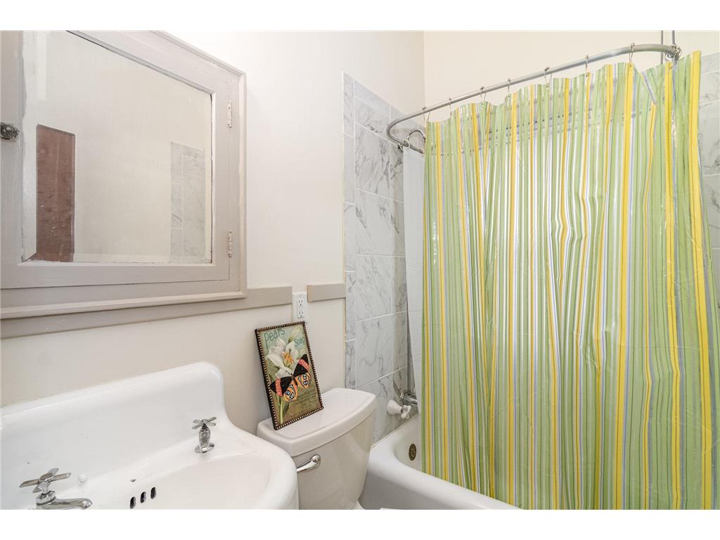 1723 3rd Avenue N Minneapolis MN 55405 6803762 image18