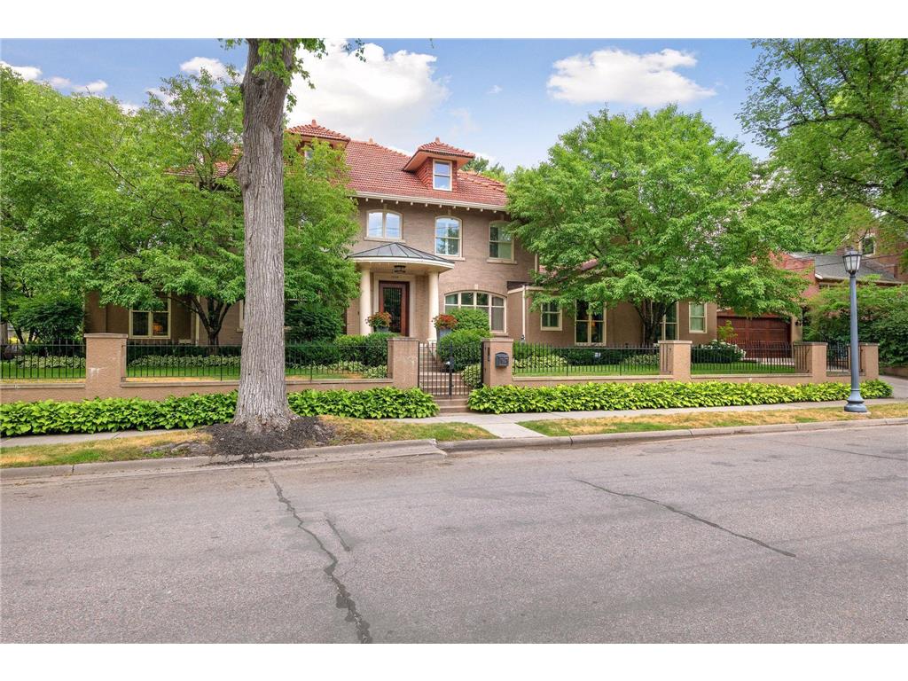 1724 Summit Avenue Minneapolis MN 55403 6811896 image1