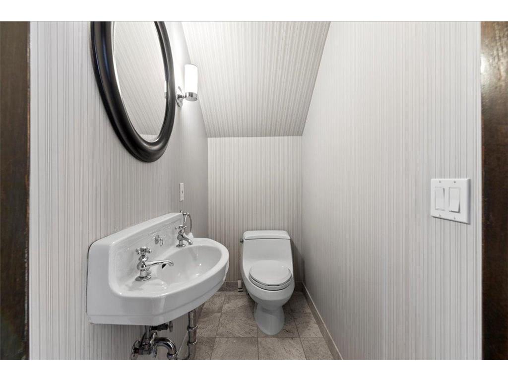 1724 Summit Avenue Minneapolis MN 55403 6811896 image12