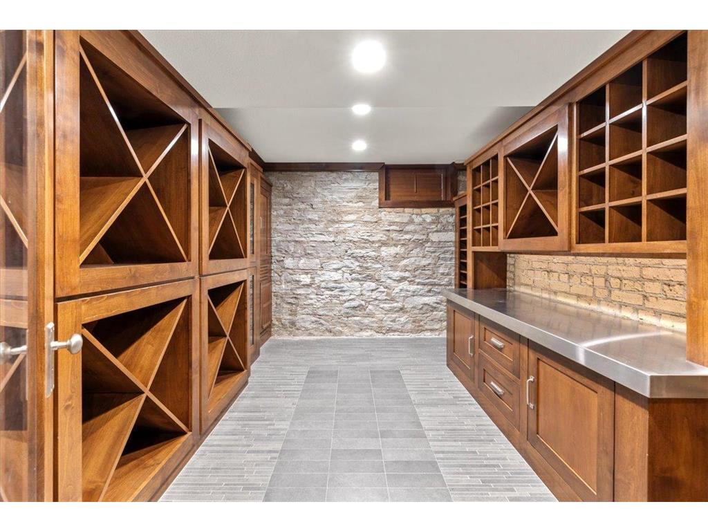 1724 Summit Avenue Minneapolis MN 55403 6811896 image53