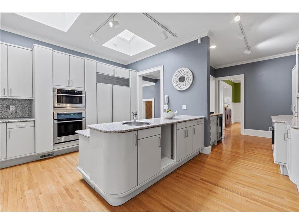 1724 Summit Avenue Minneapolis MN 55403 7080935 image13