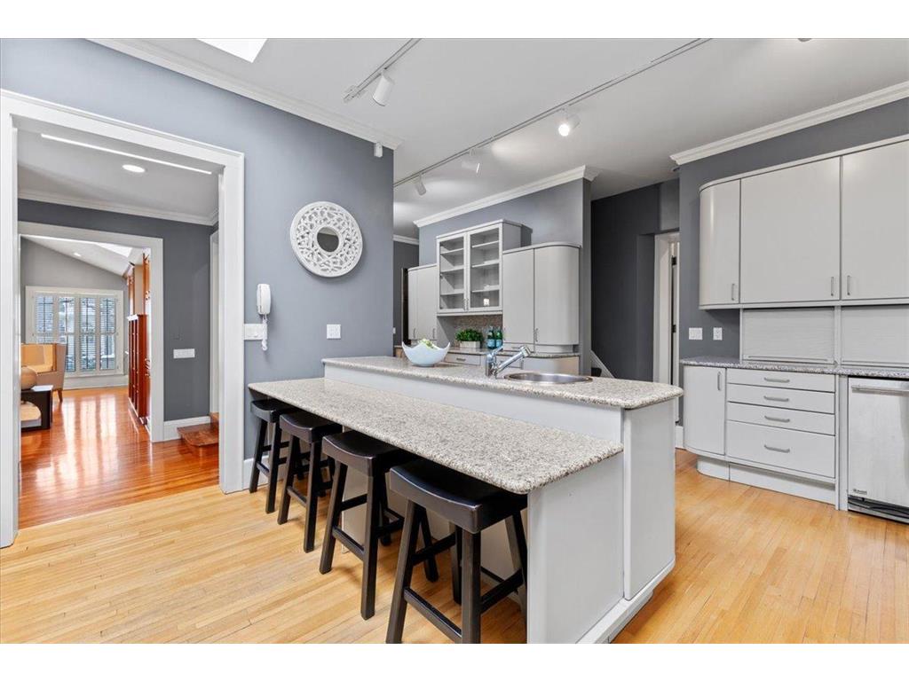 1724 Summit Avenue Minneapolis MN 55403 7080935 image14