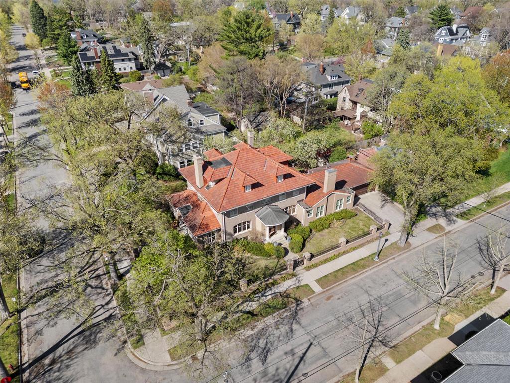 1724 Summit Avenue Minneapolis MN 55403 7080935 image2