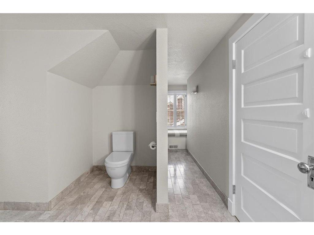 1724 Summit Avenue Minneapolis MN 55403 7080935 image38