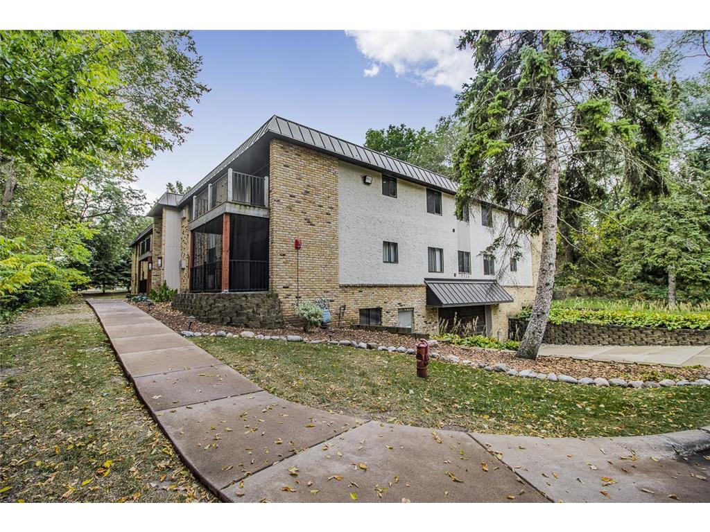 1725 Dellwood Avenue #204 Roseville MN 55113 6617442 image1