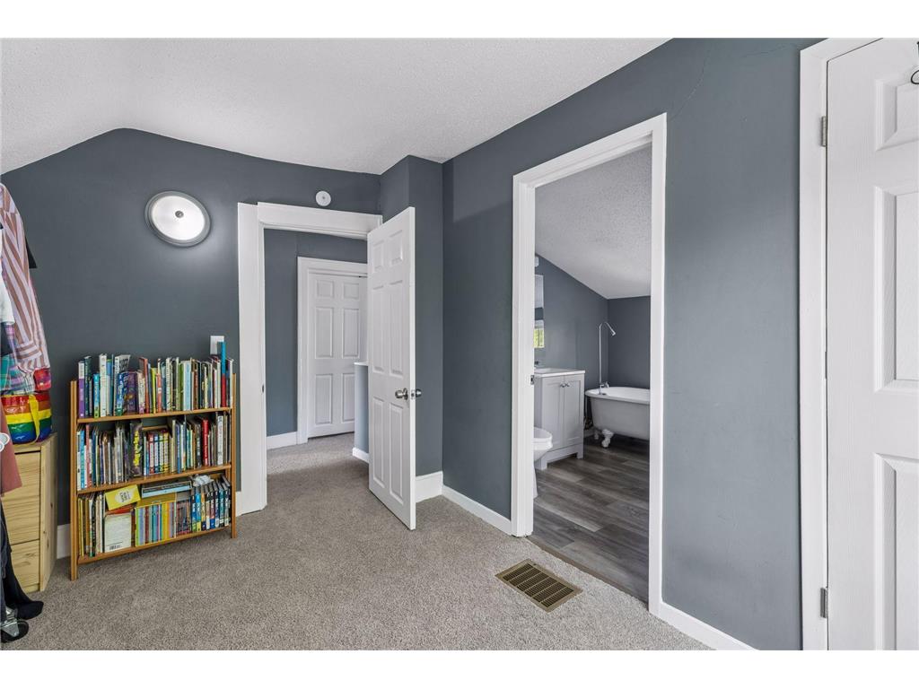 1726 4th Street E Saint Paul MN 55106 7007607 image23