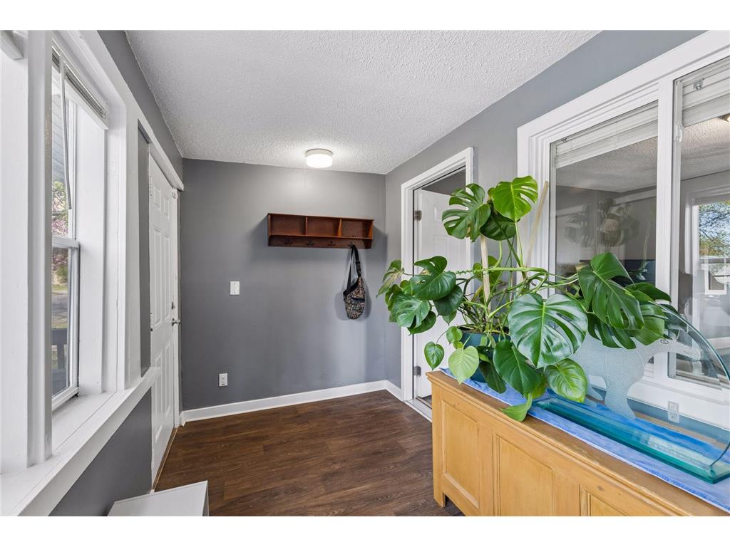 1726 4th Street E Saint Paul MN 55106 7007607 image3