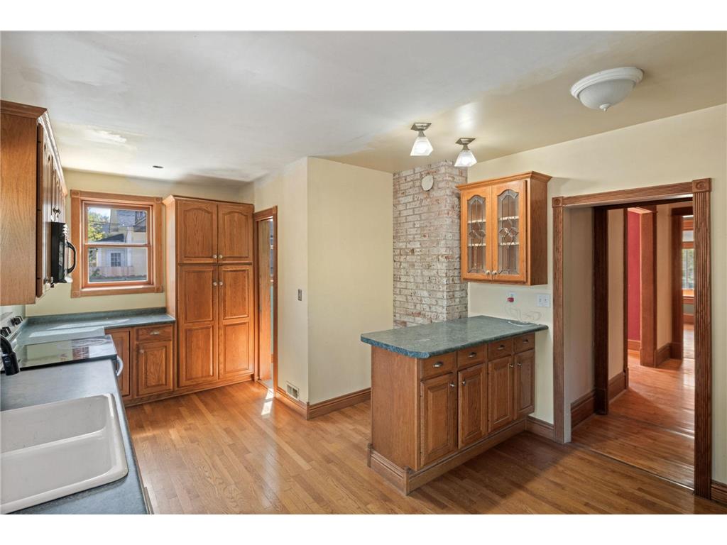 1727 Marshall Avenue Saint Paul MN 55104 7068267 image10