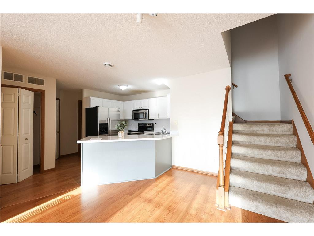1727 Riverwood Drive #62 Burnsville MN 55337 7056260 image4