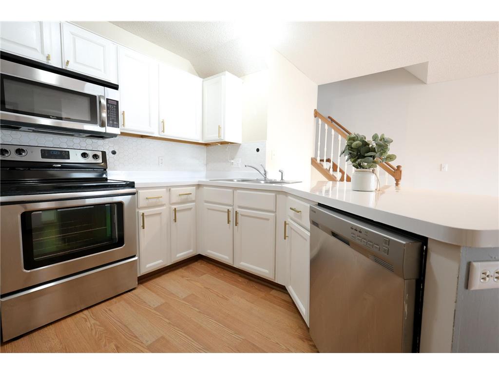 1727 Riverwood Drive #62 Burnsville MN 55337 7056260 image8