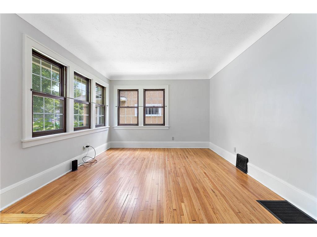 1728 Palace Avenue Saint Paul MN 55105 6437713 image1