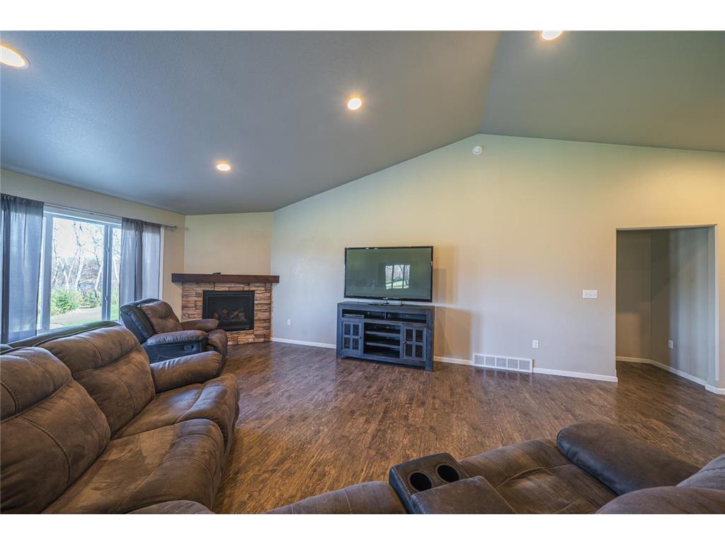 17303 Saylers Beach Road Lake Park MN 56554 - Stakke 7017575 image7