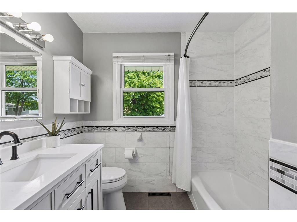 1731 130th Avenue NE Blaine MN 55449 7084596 image21