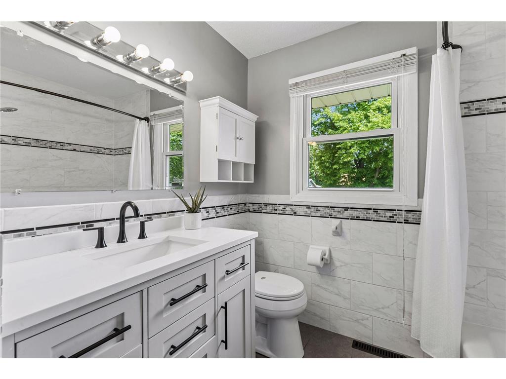 1731 130th Avenue NE Blaine MN 55449 7084596 image22