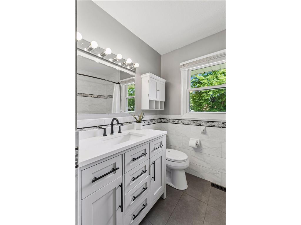 1731 130th Avenue NE Blaine MN 55449 7084596 image23