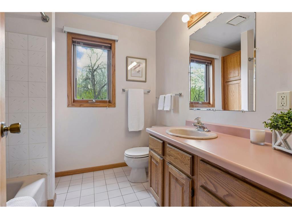 1731 Oakways Street Minnetonka MN 55391 6825469 image32