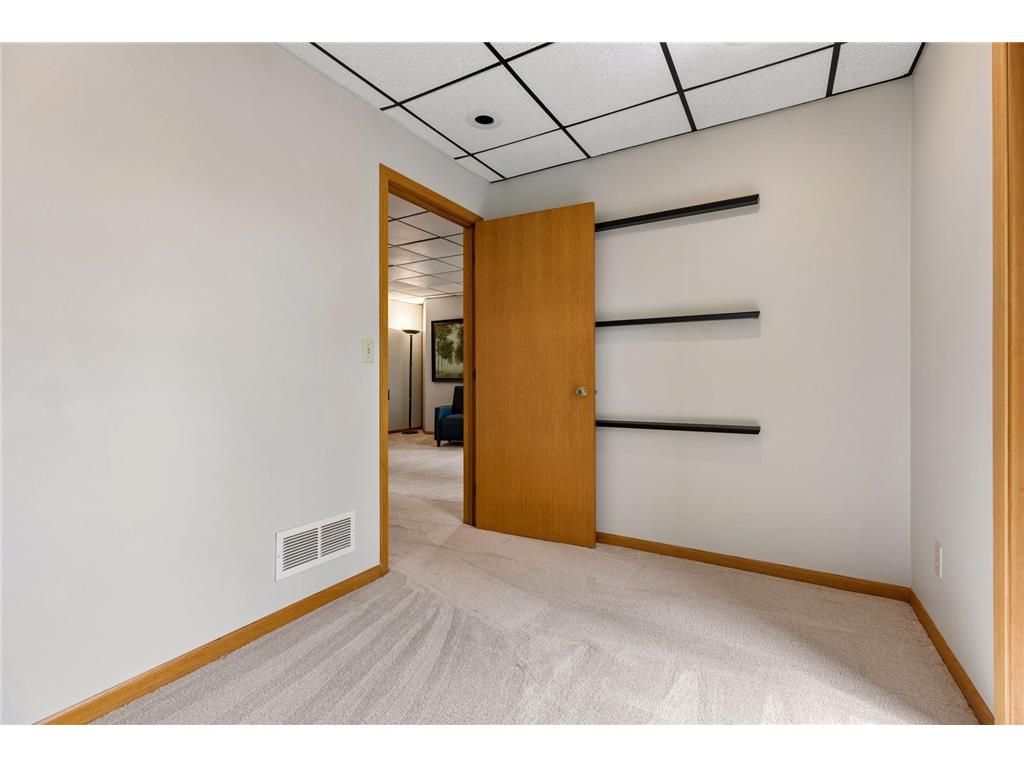 1731 Oakways Street Minnetonka MN 55391 6825469 image56