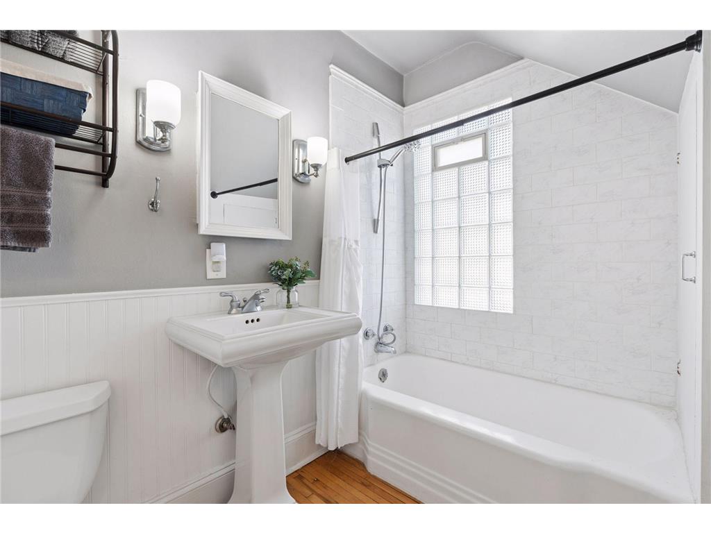 1732 Hague Avenue Saint Paul MN 55104 7074371 image24