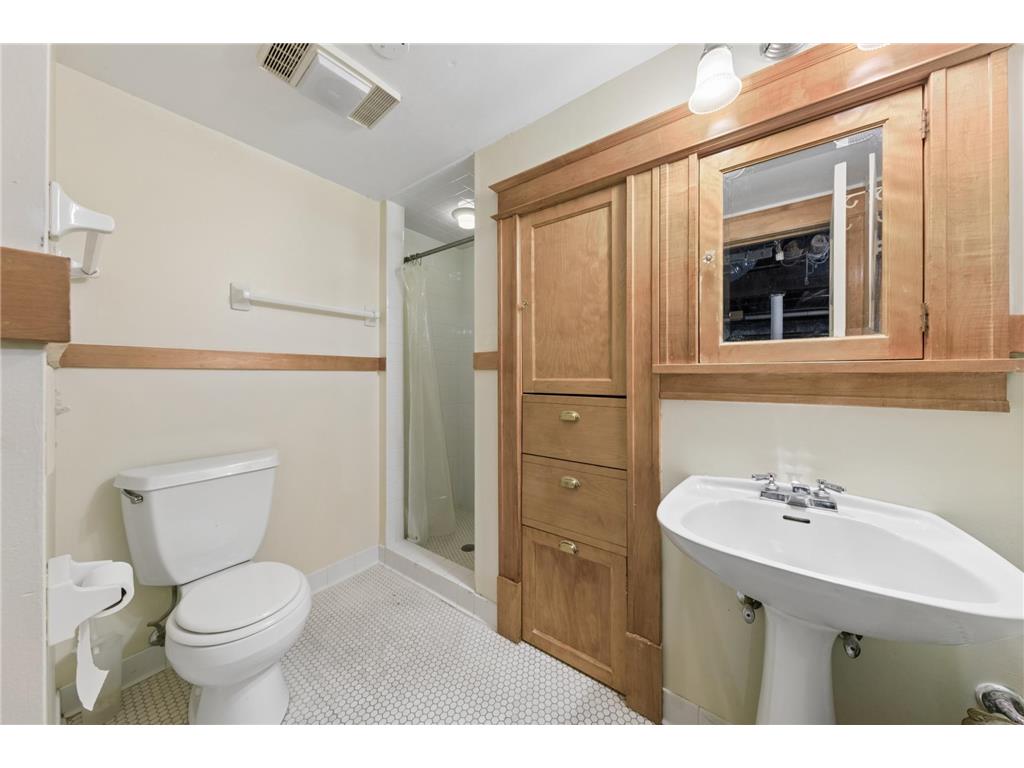 1732 Summit Avenue Saint Paul MN 55105 7046206 image21
