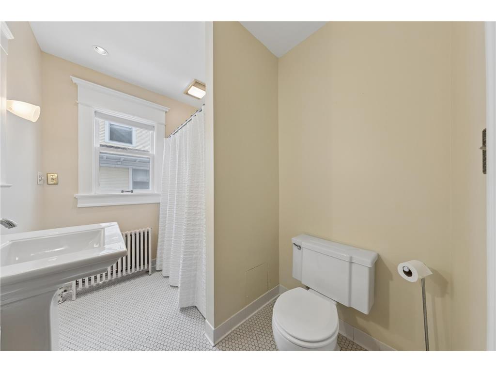 1732 Summit Avenue Saint Paul MN 55105 7046206 image23