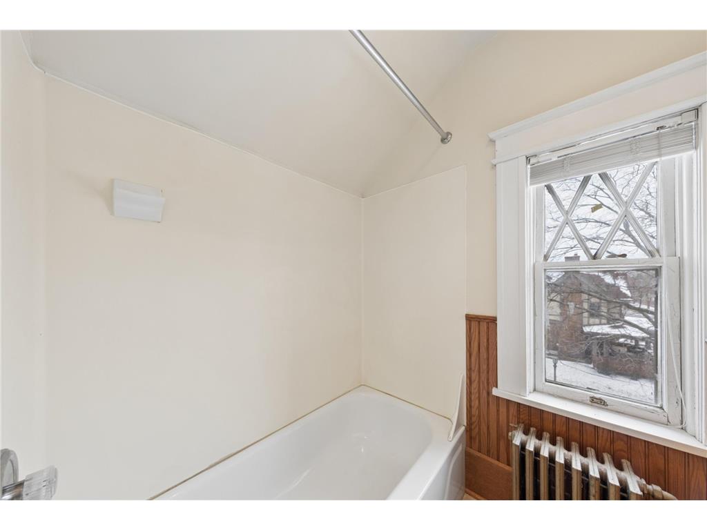 1732 Summit Avenue Saint Paul MN 55105 7046206 image25