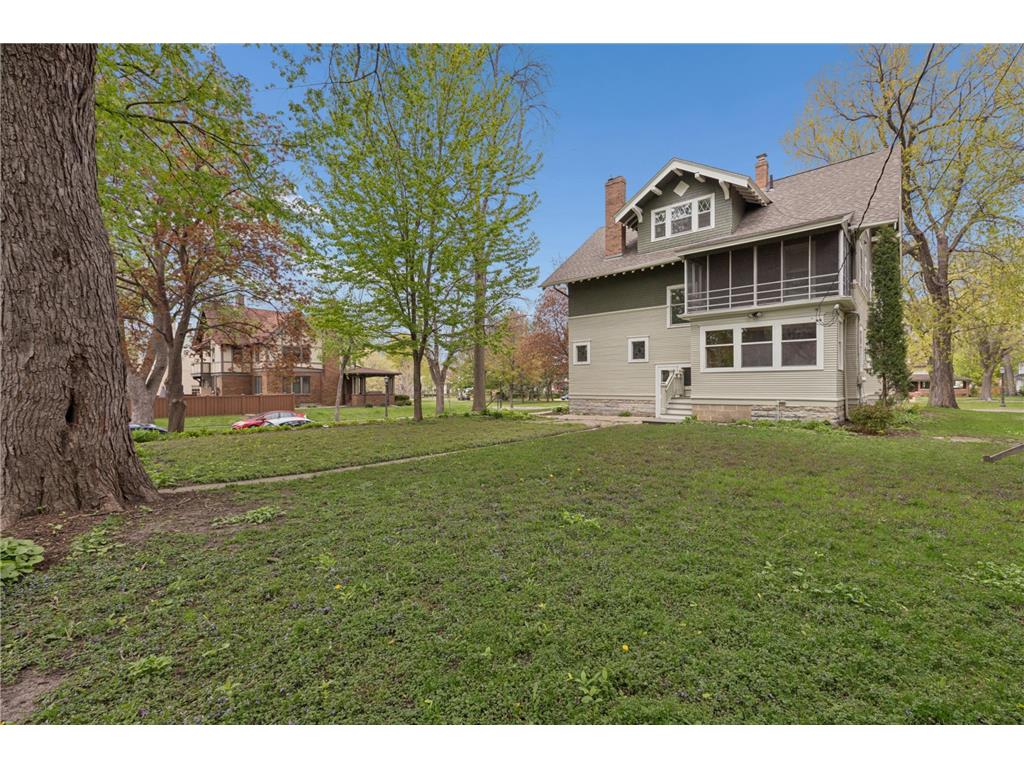 1732 Summit Avenue Saint Paul MN 55105 7046206 image36