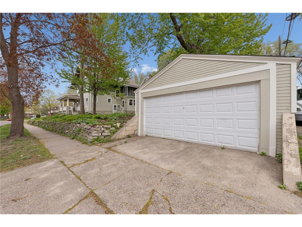 1732 Summit Avenue Saint Paul MN 55105 7046206 image37