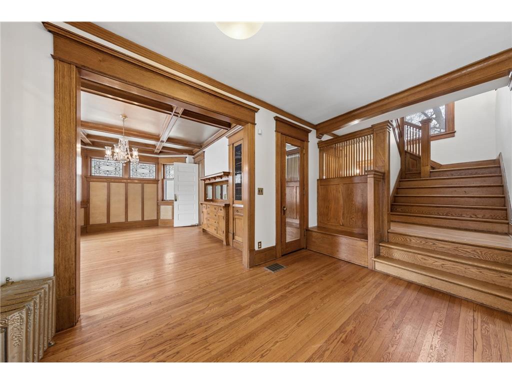 1732 Summit Avenue Saint Paul MN 55105 7046206 image4