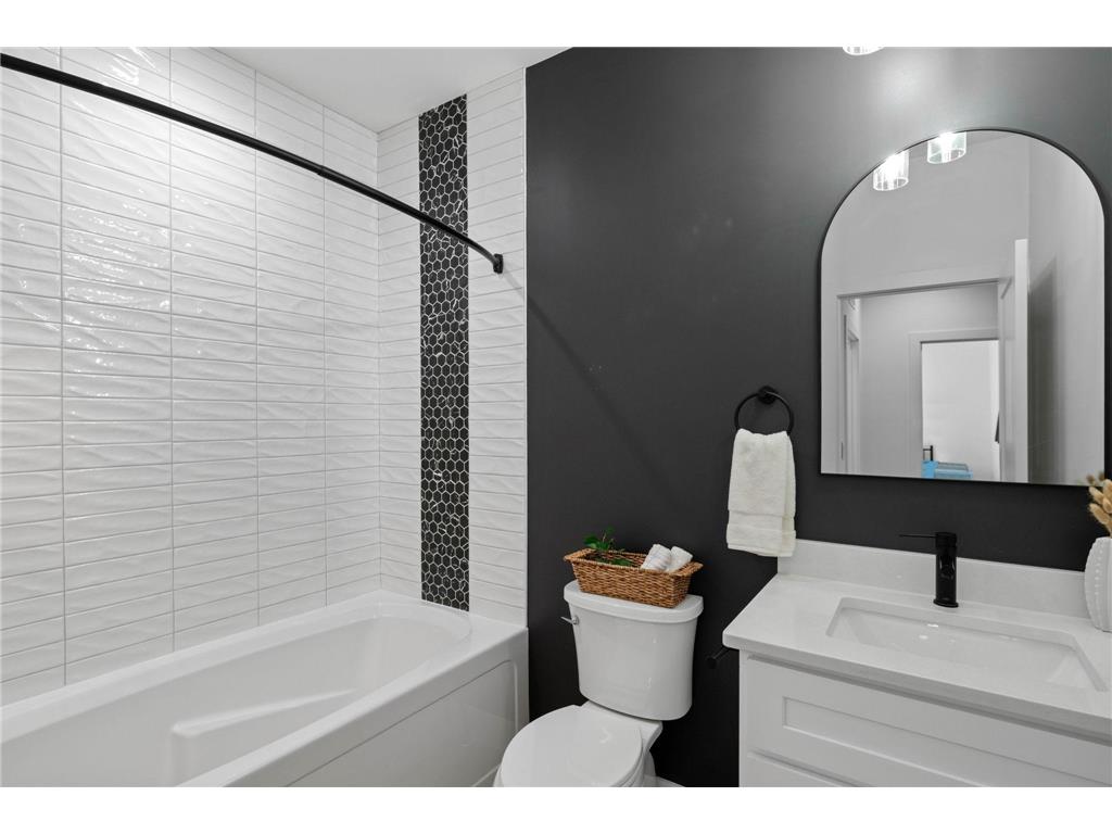 1733 3rd Street NE Minneapolis MN 55413 7075493 image37
