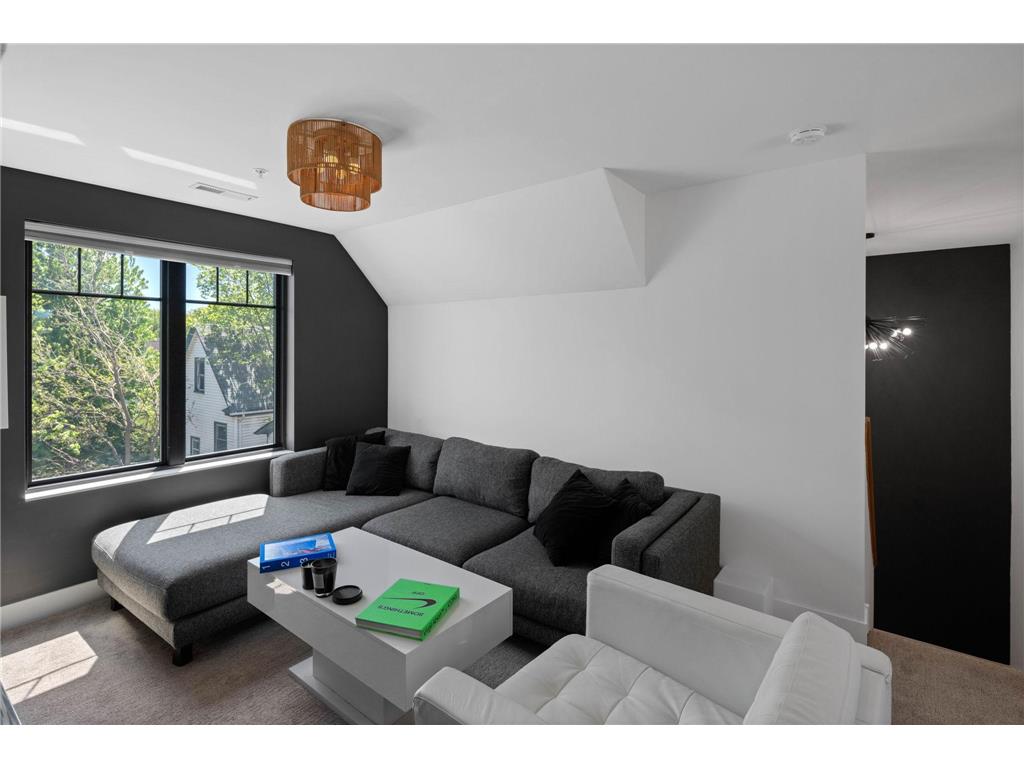 1735 3rd Street NE Minneapolis MN 55413 7075385 image34
