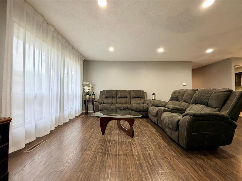 1736 Douglas Avenue Worthington MN 56187 7078018 image4